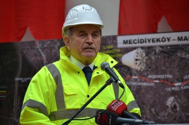 Hangi siyasetçi kaç yaşında? 16