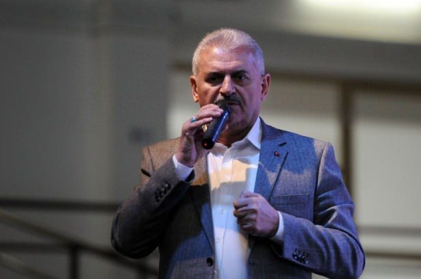 Hangi siyasetçi kaç yaşında? 19