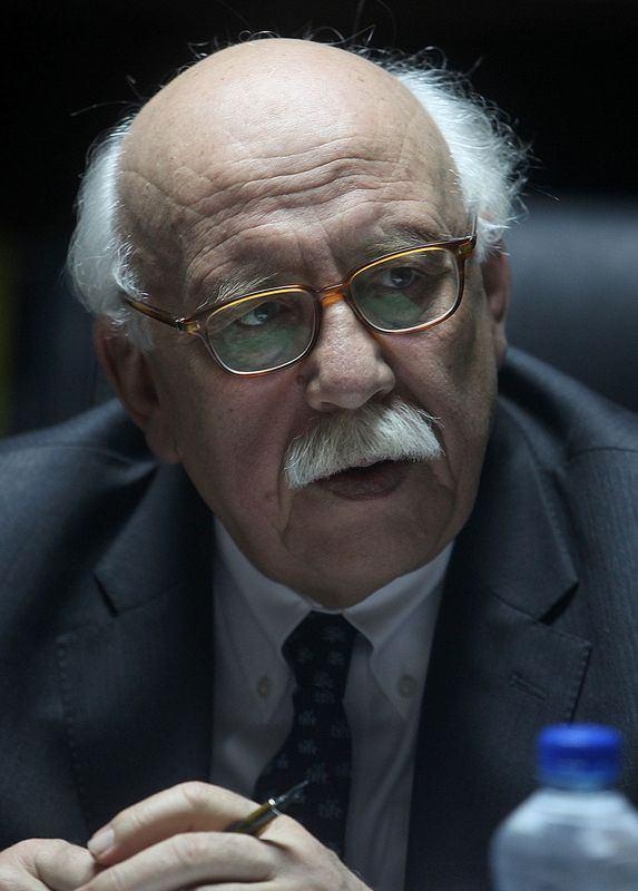 Hangi siyasetçi kaç yaşında? 22