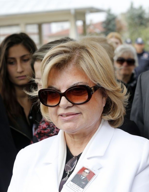 Hangi siyasetçi kaç yaşında? 25