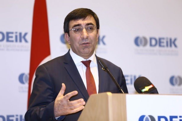 Hangi siyasetçi kaç yaşında? 30