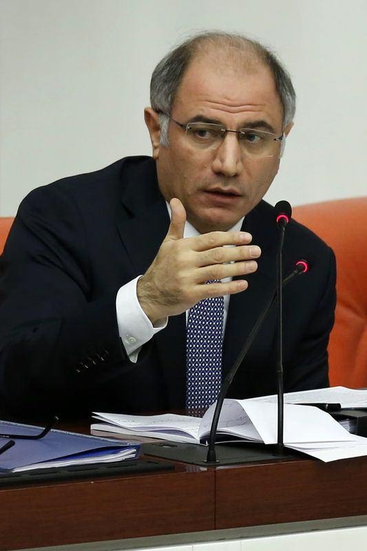 Hangi siyasetçi kaç yaşında? 33