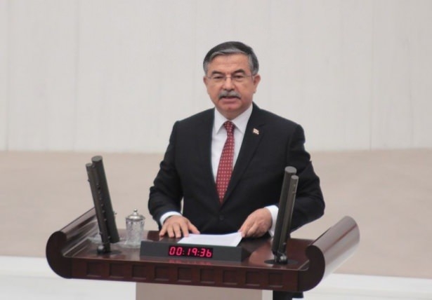 Hangi siyasetçi kaç yaşında? 41