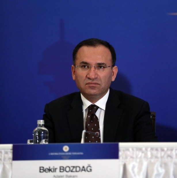 Hangi siyasetçi kaç yaşında? 43