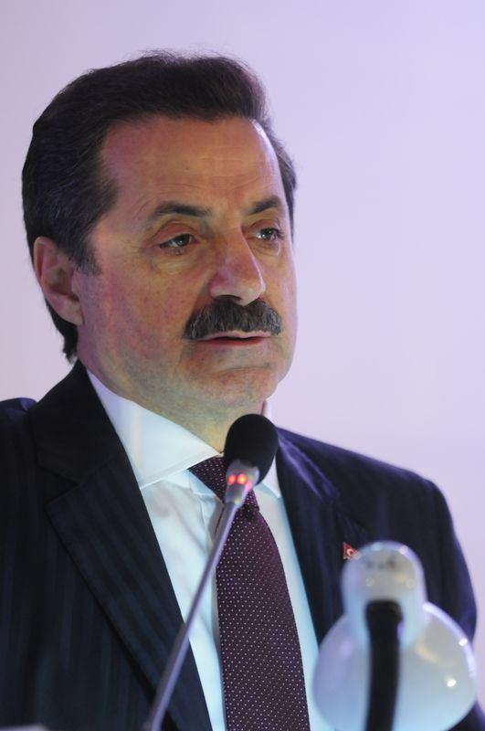 Hangi siyasetçi kaç yaşında? 44