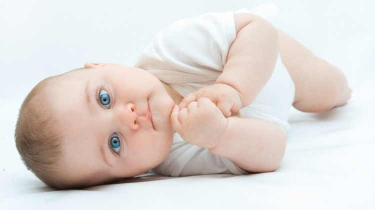 İşte en çok konulan bebek isimleri! 96