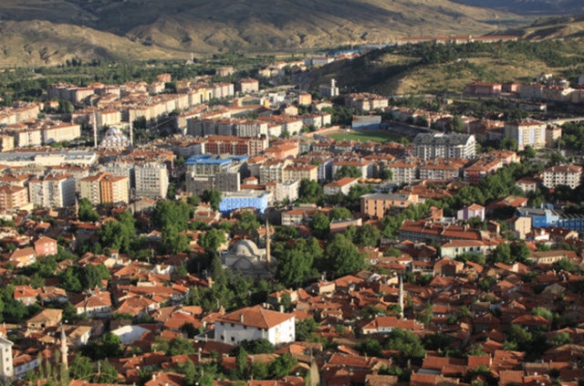 İşte il il kilometre başına düşen insan sayısı 76