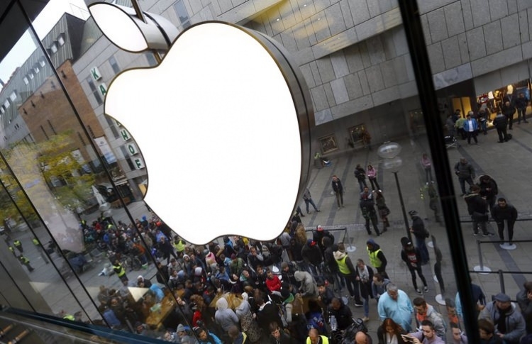 Apple üç yeni iPhone'la rakiplerini sollayacak! 1