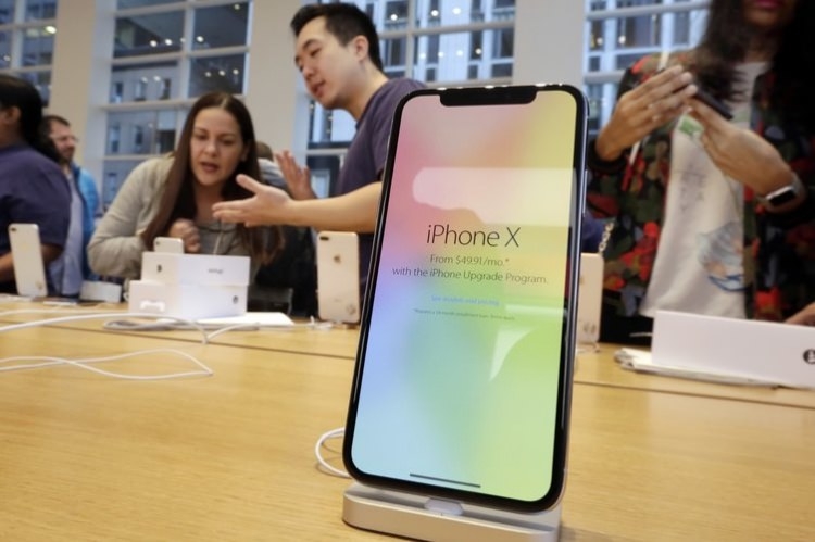 Apple üç yeni iPhone'la rakiplerini sollayacak! 5
