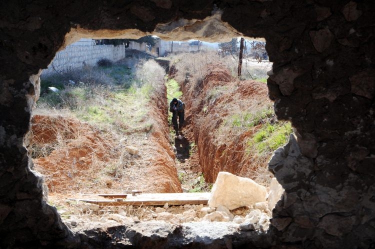 PKK/YPG tüm köylere tüneller kazıp, yoldan geçenden vergi almış 3