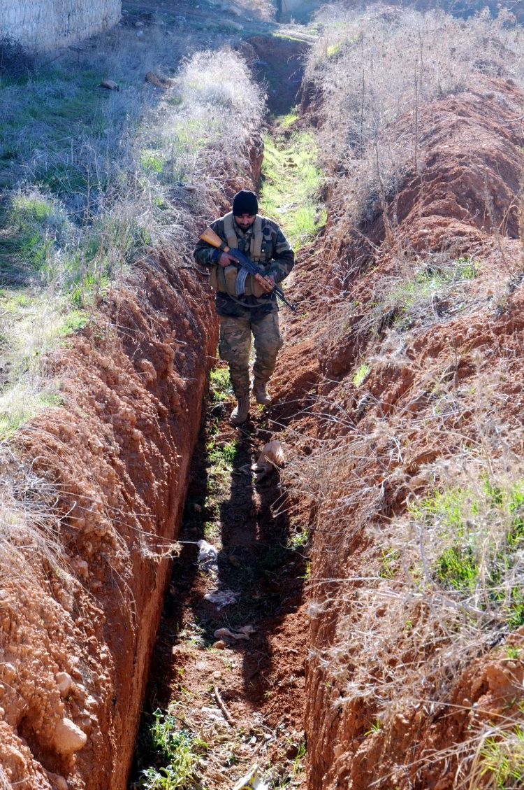 PKK/YPG tüm köylere tüneller kazıp, yoldan geçenden vergi almış 4