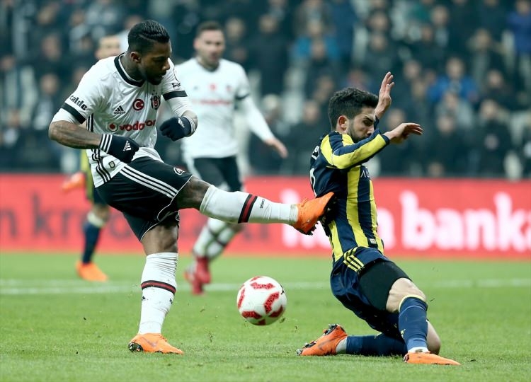 Derbide ortalık karıştı! Yumruklar konuştu 18