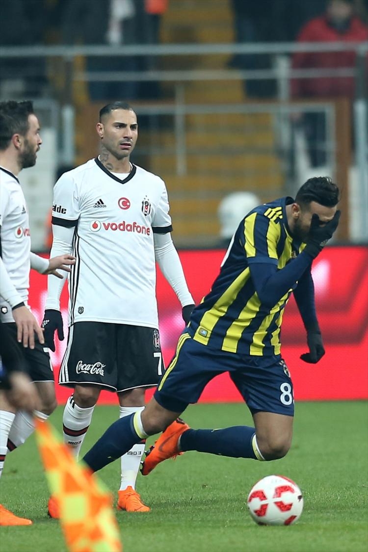 Derbide ortalık karıştı! Yumruklar konuştu 4