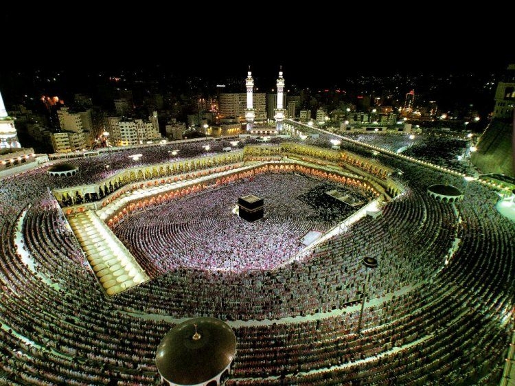 Peygamber Efendimiz (S.A.V)'in Cuma günü sünnetleri 25