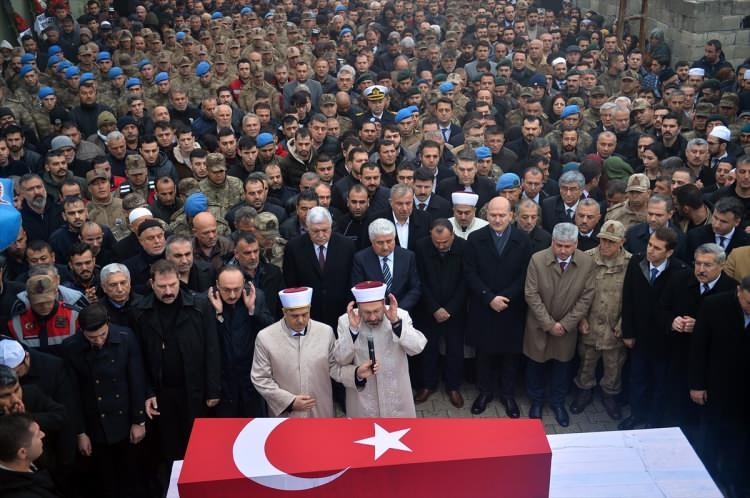 Türkiye İdlib şehitlerini uğurluyor 35