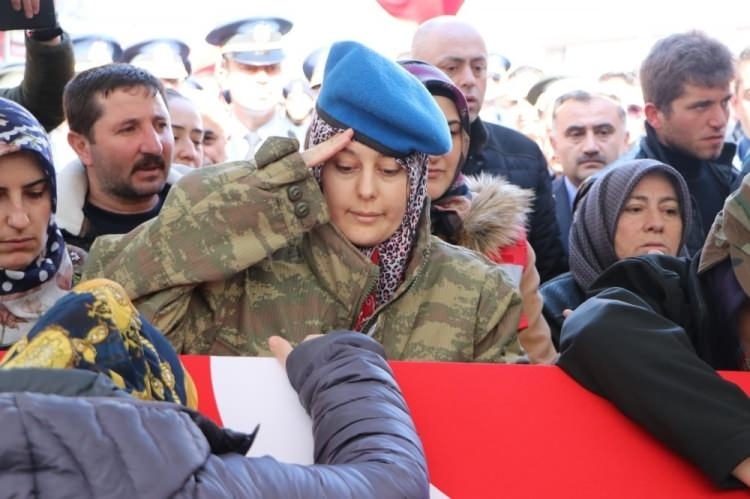 Türkiye İdlib şehitlerini uğurluyor 37