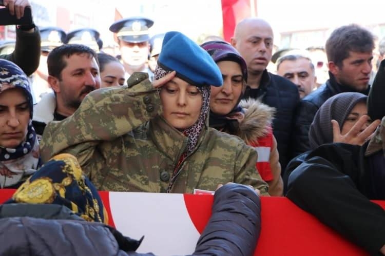 Türkiye İdlib şehitlerini uğurluyor 40