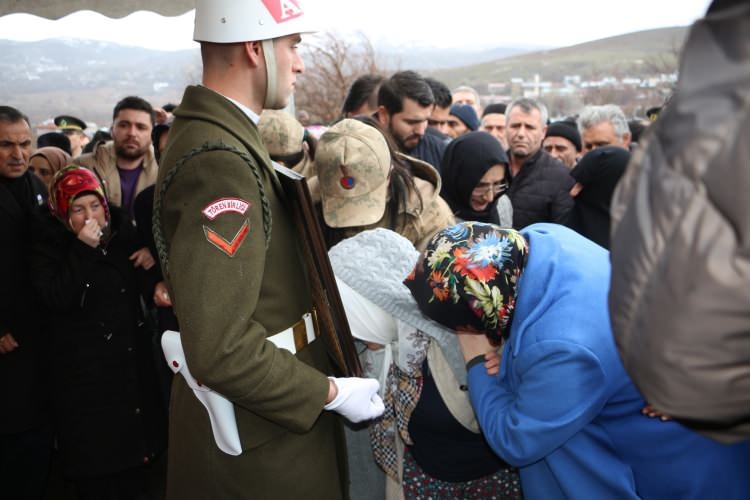 Türkiye İdlib şehitlerini uğurluyor 66