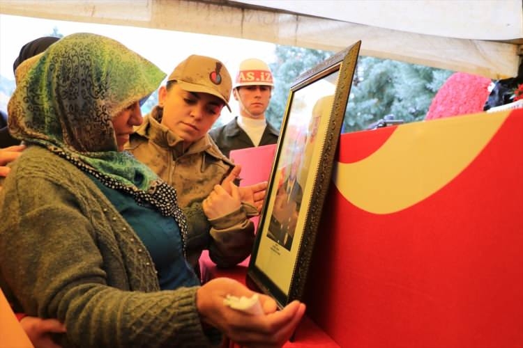 Türkiye İdlib şehitlerini uğurluyor 89