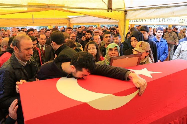 Türkiye İdlib şehitlerini uğurluyor 90