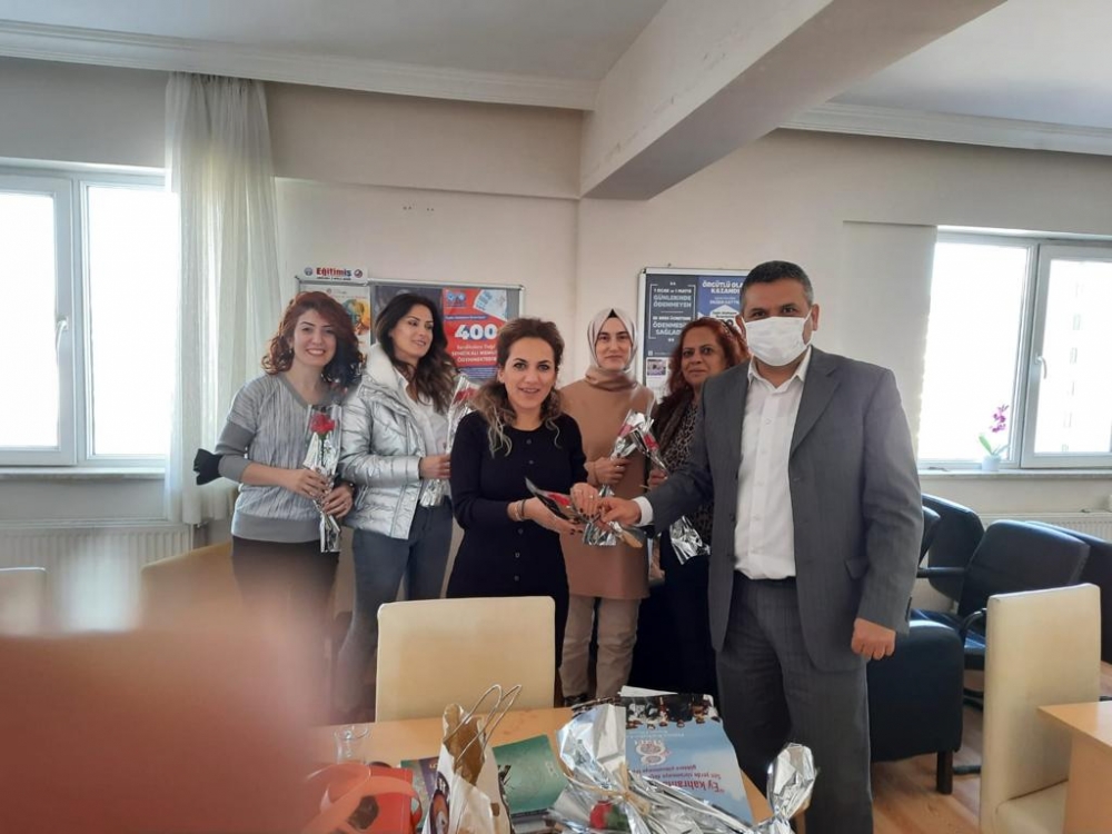 TES Ankara 3 No’lu Şube, 8 Mart'ta Okullarda Kadın Çalışanların Yan 1