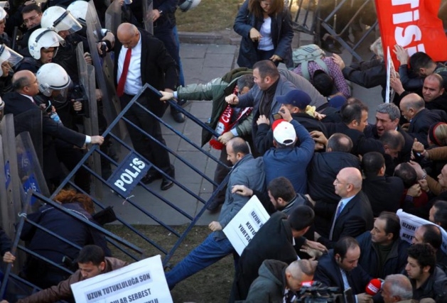 Ankara'da göstericilere polis müdahalesi 7