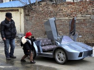 Dededen torununa Lamborghini