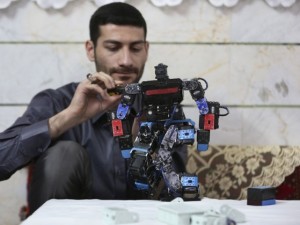 Öğrenciler için namaz kılan robot