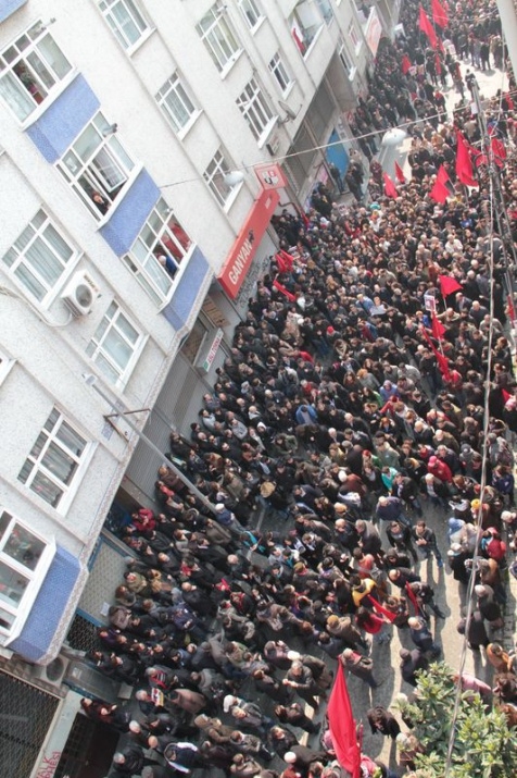 Berkin Elvan son yolculuğuna uğurlanıyor 13