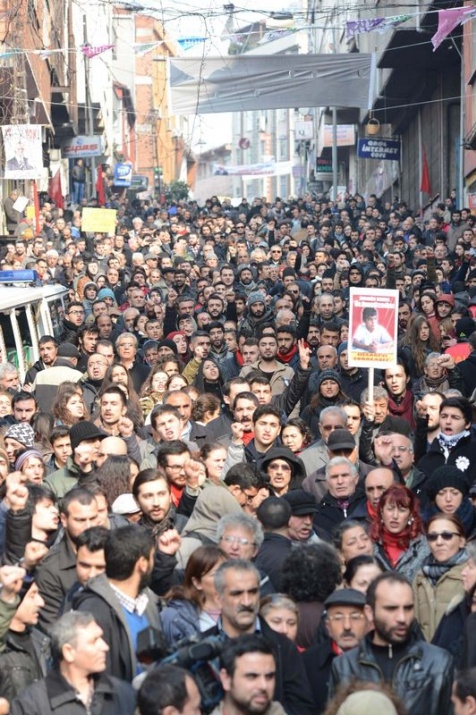 Berkin Elvan son yolculuğuna uğurlanıyor 4