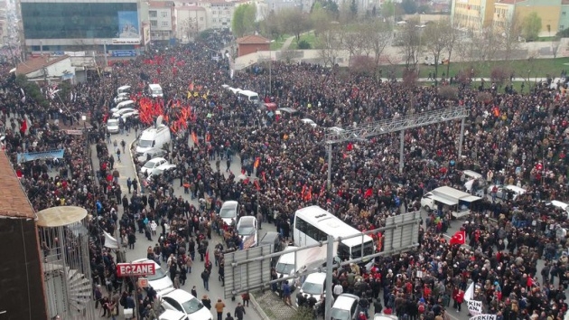 Berkin Elvan son yolculuğuna uğurlanıyor 8