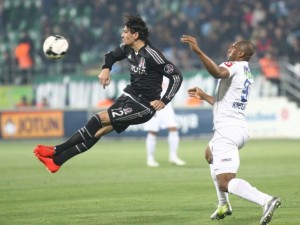 Kartal'a Rize'de acı çay!