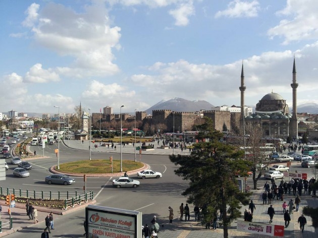 30 büyükşehirde son anket 24