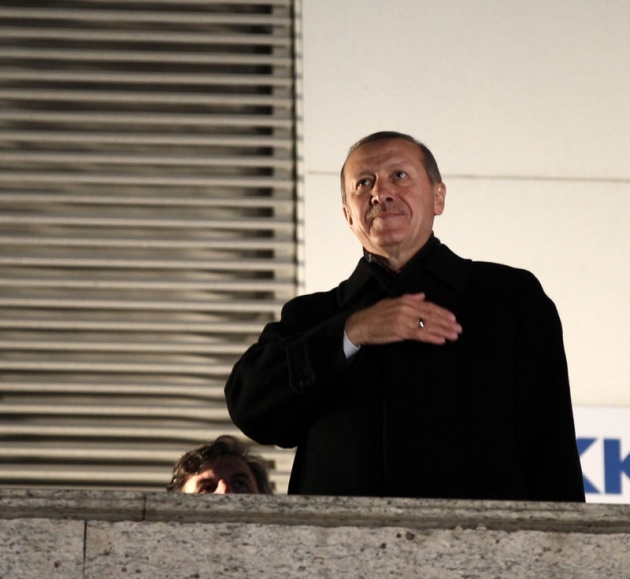 Erdoğan balkondan meydan okudu! 2