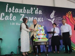 İstanbul 20 milyon laleyle rengarenk