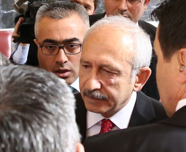 Kemal Kılıçdaroğlu'na yumruklu saldırı 3