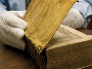 Bu kitaplar insan derisinden