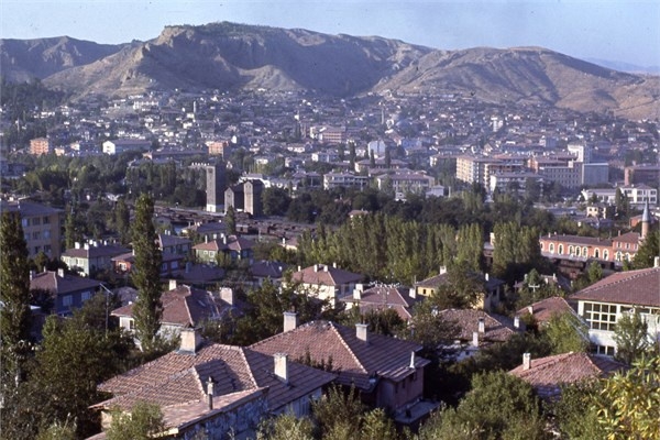 Türkiye'nin en mutlu ve en mutsuz illeri 8