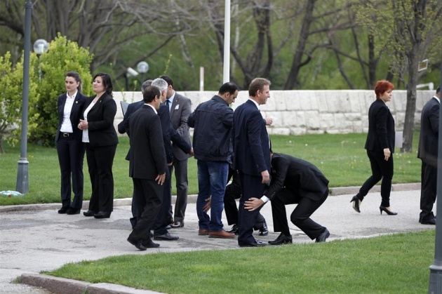 Meclis'te yumruk önlemi 13