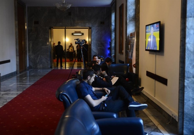 Meclis'te yumruk önlemi 14