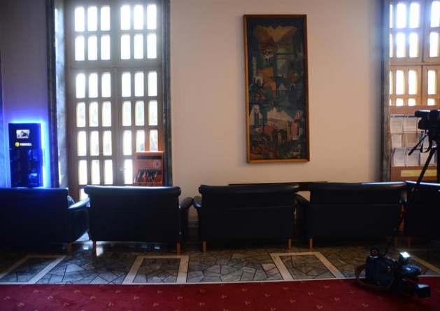 Meclis'te yumruk önlemi 5