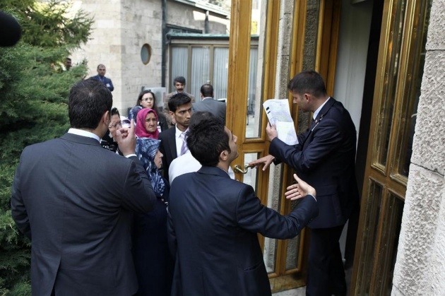 Meclis'te yumruk önlemi 8