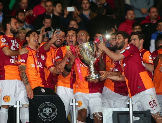 Galatasaray kupayı böyle kaldırdı 1