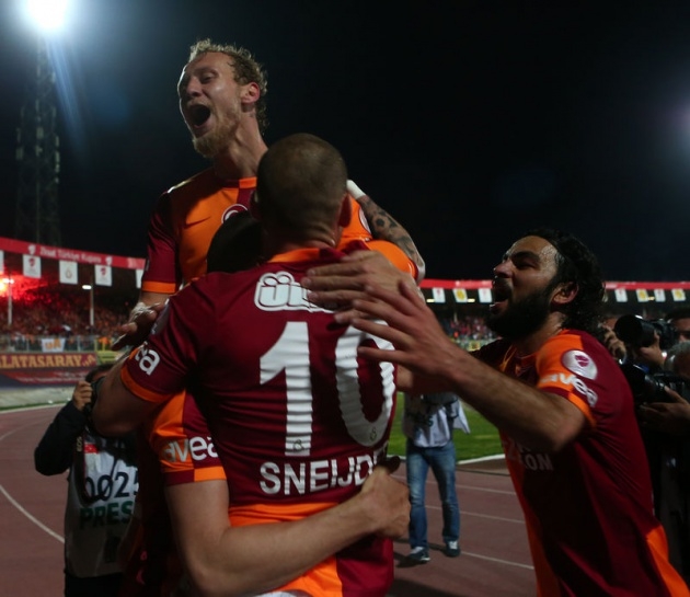 Galatasaray kupayı böyle kaldırdı 18