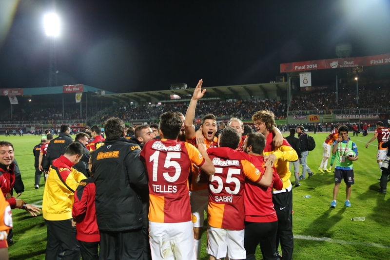Galatasaray kupayı böyle kaldırdı 6