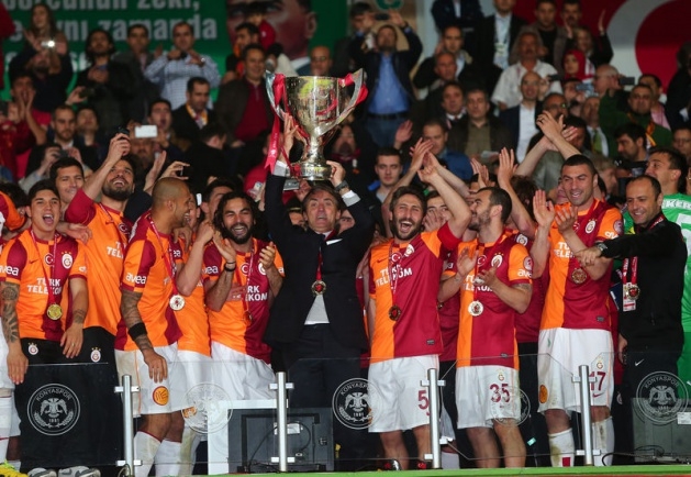 Galatasaray kupayı böyle kaldırdı 9