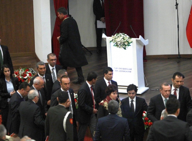 Erdoğan, Danıştay törenini terk etti 12