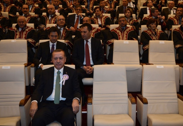 Erdoğan, Danıştay törenini terk etti 36