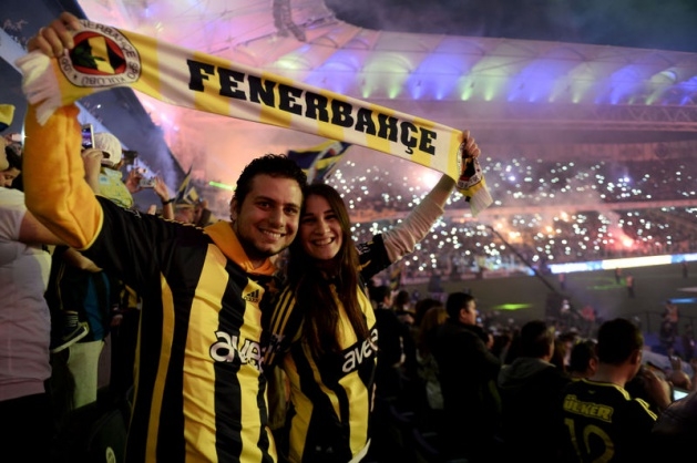 Şampiyon Fenerbahçe kupasını aldı! 9