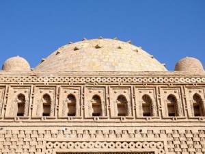 Kumların koruduğu türbe